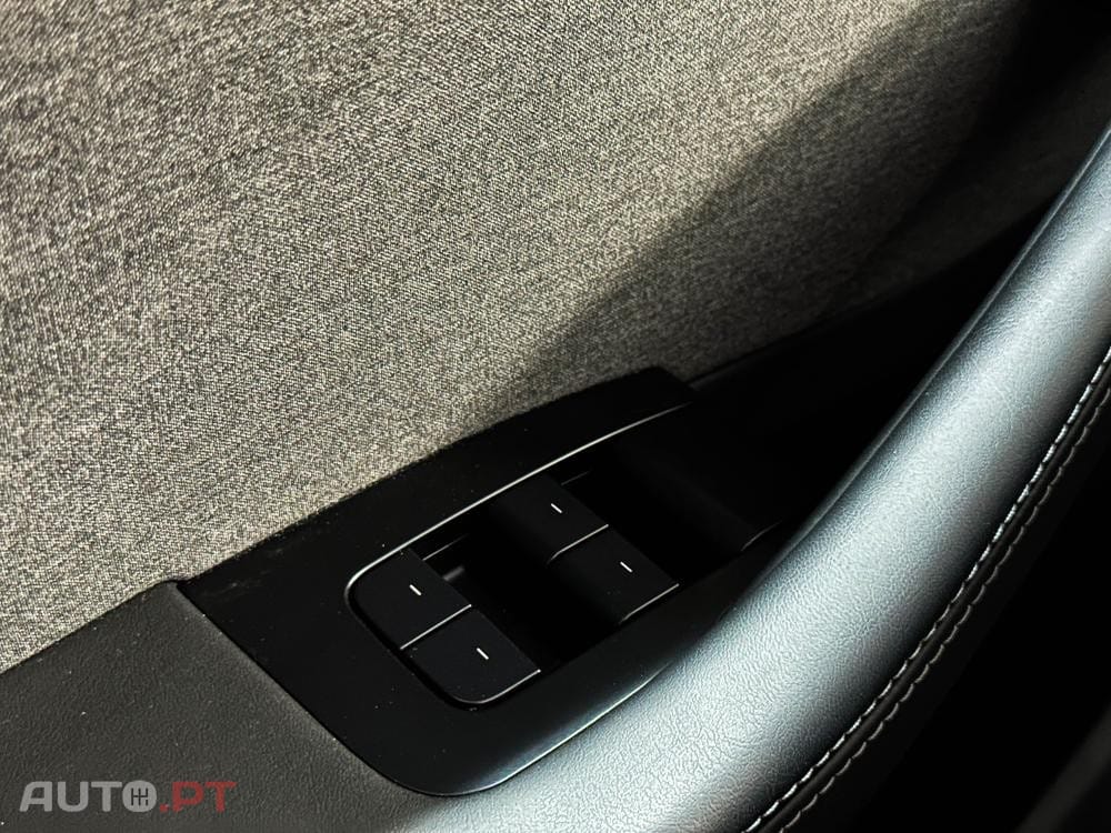 Tesla Model 3 Standard Range Plus RWD