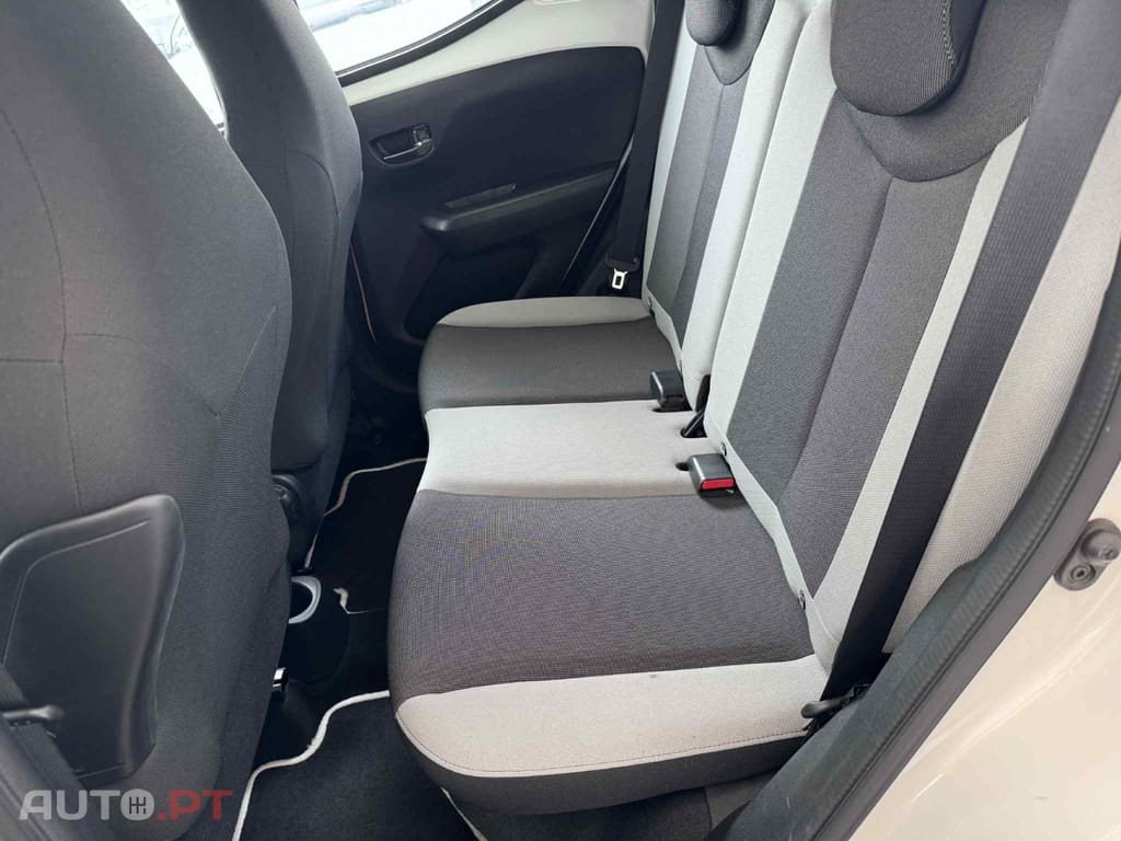 Toyota Aygo 1.0 X-Play Plus