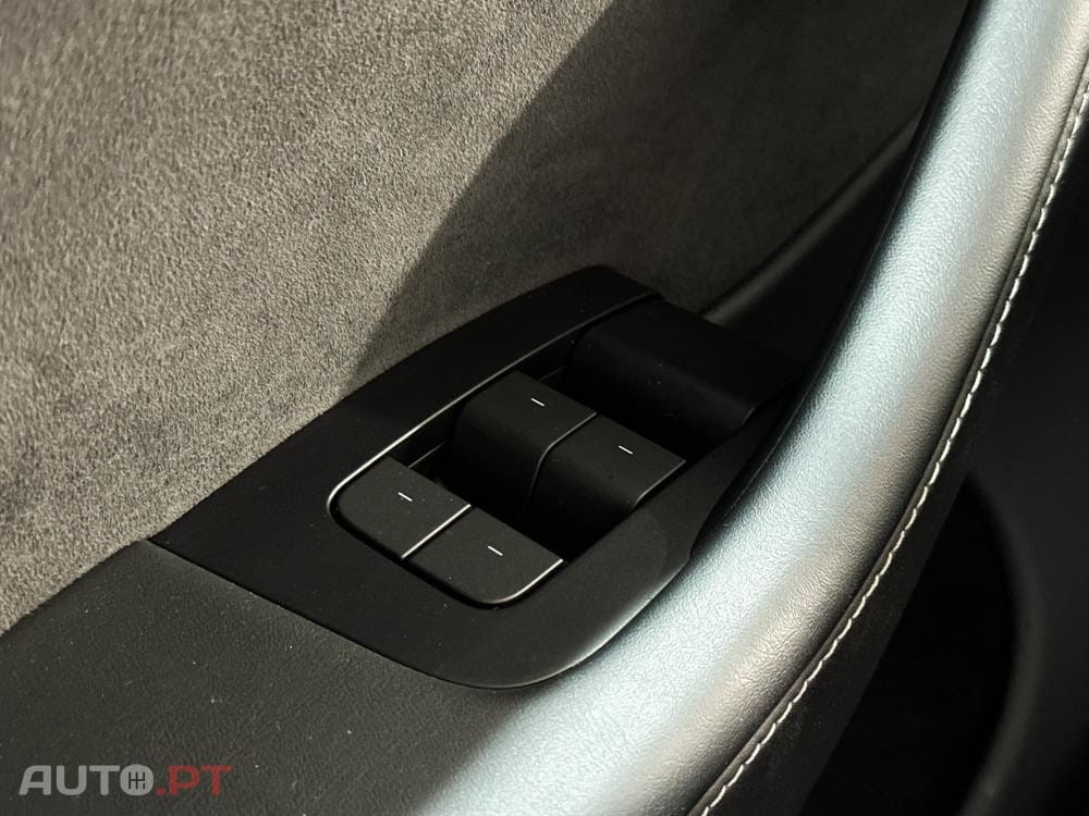 Tesla Model Y Long Range Dual Motor AWD