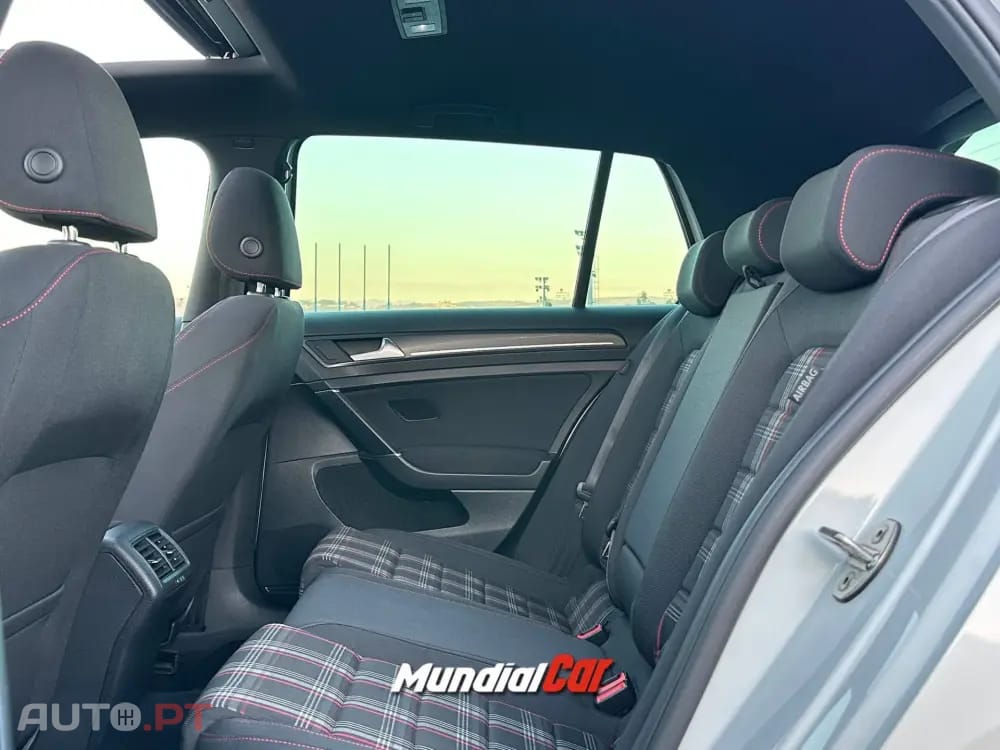 Volkswagen Golf 2.0 TSI GTI DSG Performance