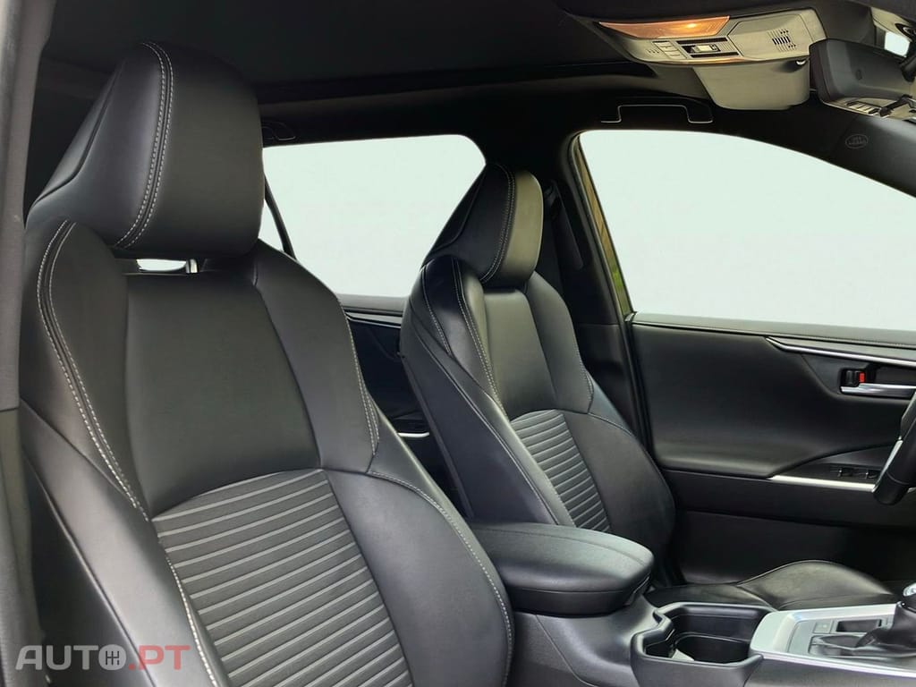 Toyota RAV4 2.5 HDF Black Edition