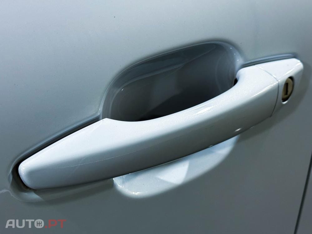 Citroen C4 PureTech 130 Stop&Start EAT8 SHINE