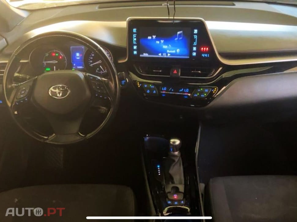Toyota C-HR 2.0 Hybrid Graphic