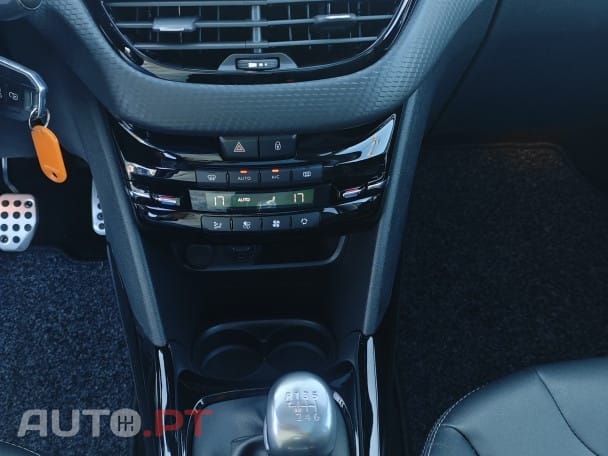 Peugeot 2008 1.6 BlueHDi Crossway