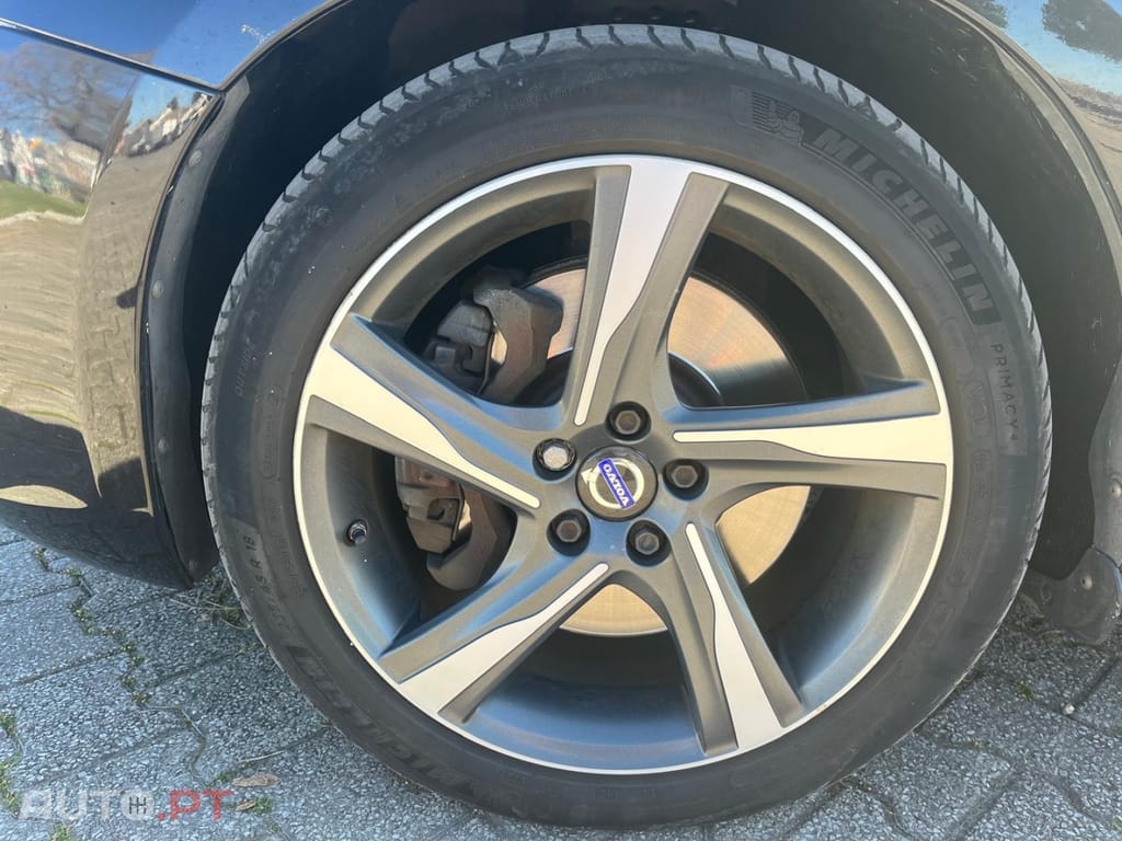 Volvo V60 D6 Twin Engine Geartronic RDesign