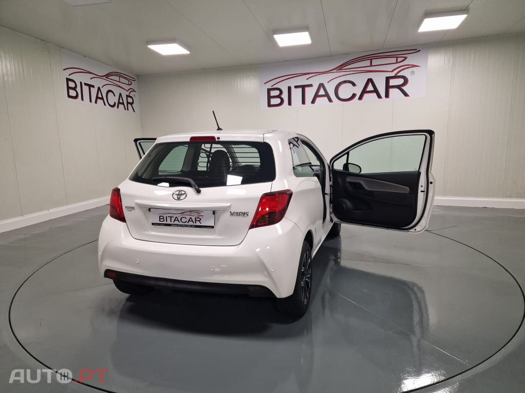 Toyota Yaris BIZZ 1.4 D-4D 90CV IVA DEDUTIVEL
