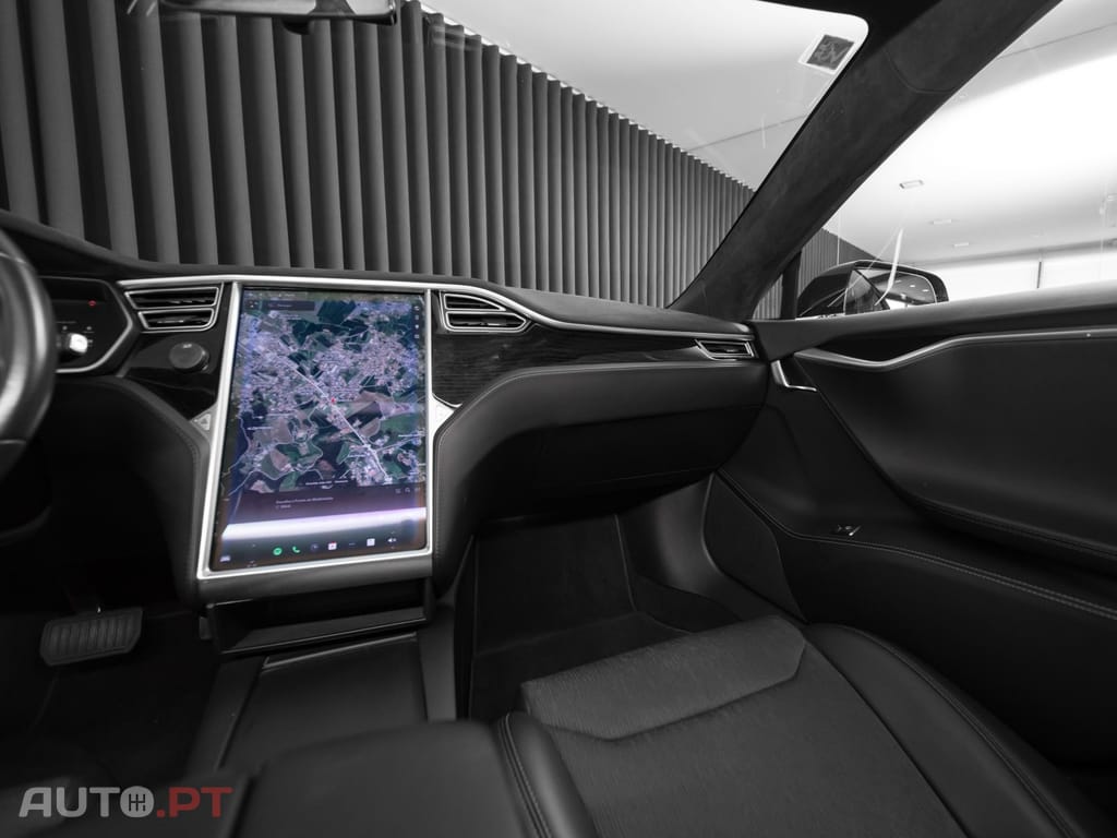 Tesla Model S 75
