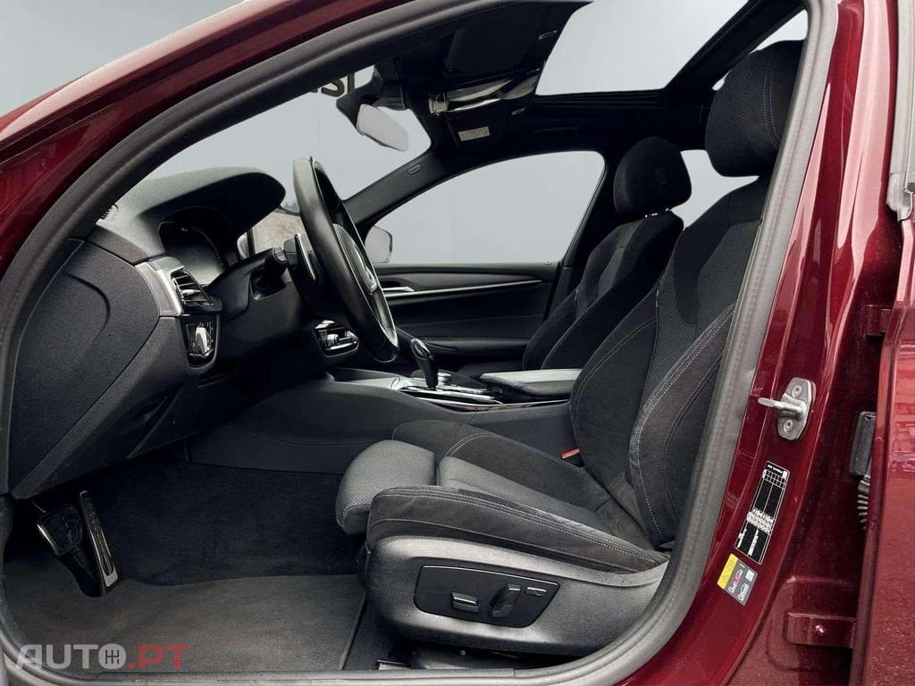 BMW 530 M SPORT I.V.A DEDUTÍVEL