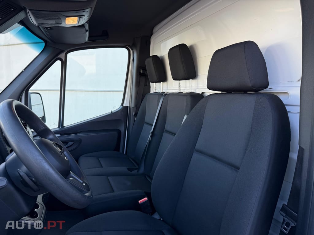 Mercedes-Benz Sprinter Outro