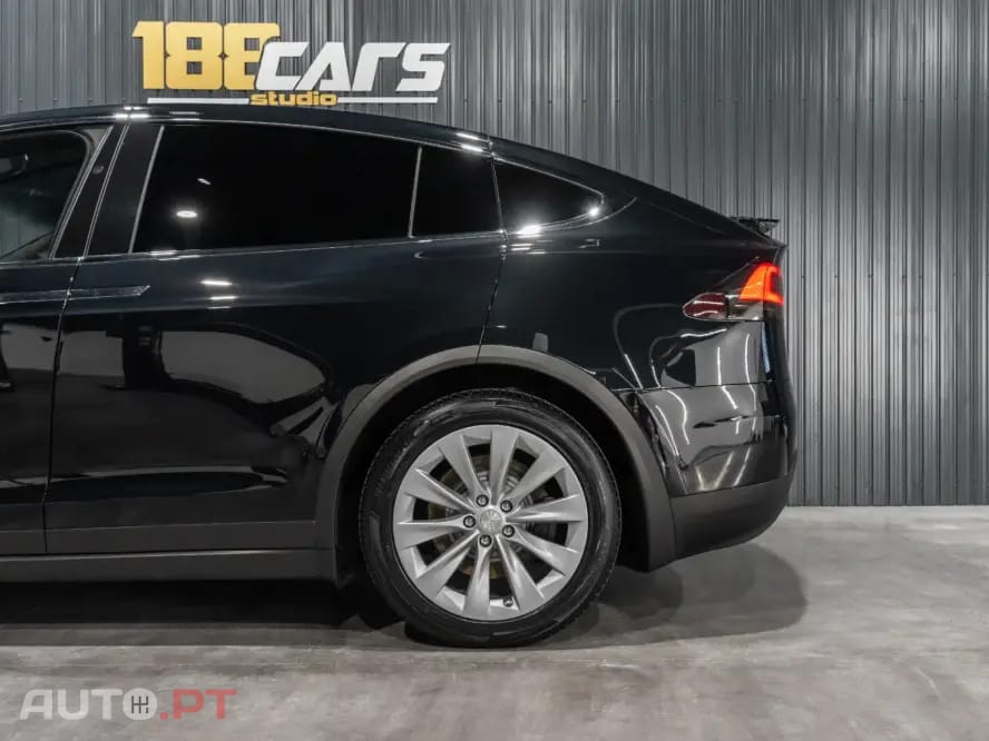 Tesla Model X 100D