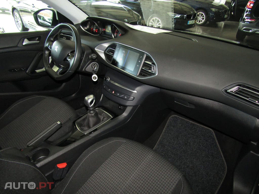 Peugeot 308 1.5 BlueHDi Business Line