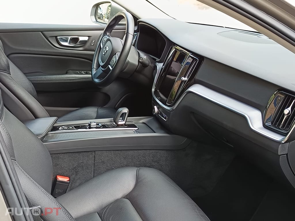 Volvo V60 2.0 B4 Momentum Plus Geartronic