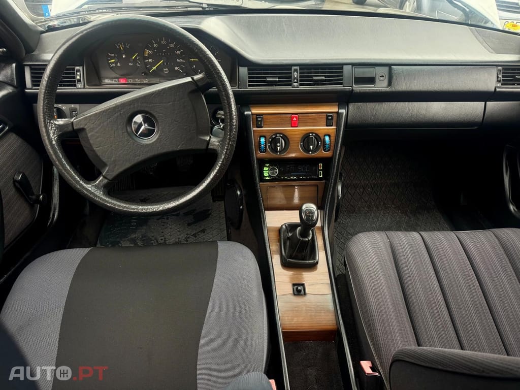 Mercedes-Benz E 200 D