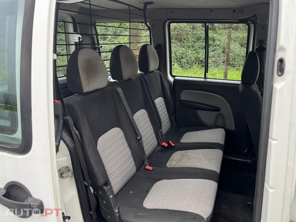 Fiat Doblo 5 Lugares