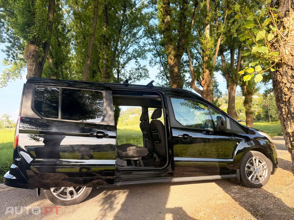 Ford Tourneo Grand 1.6 TDCi Titanium