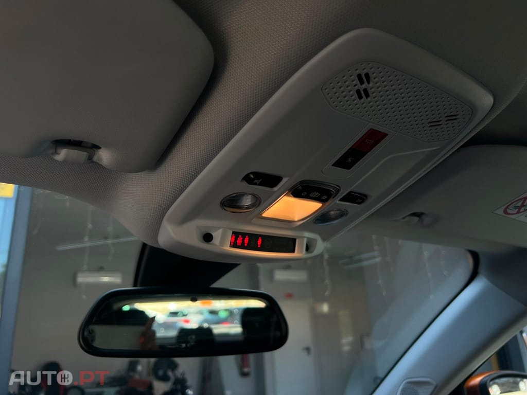 Peugeot E-2008 50 kWh Active Pack