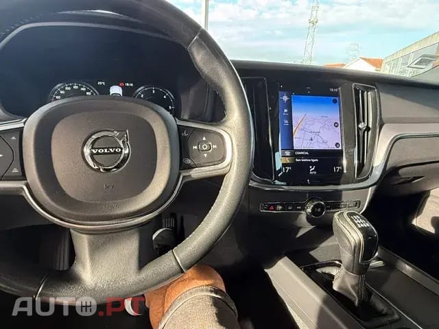 Volvo V60 2.0 D3 Momentum Plus