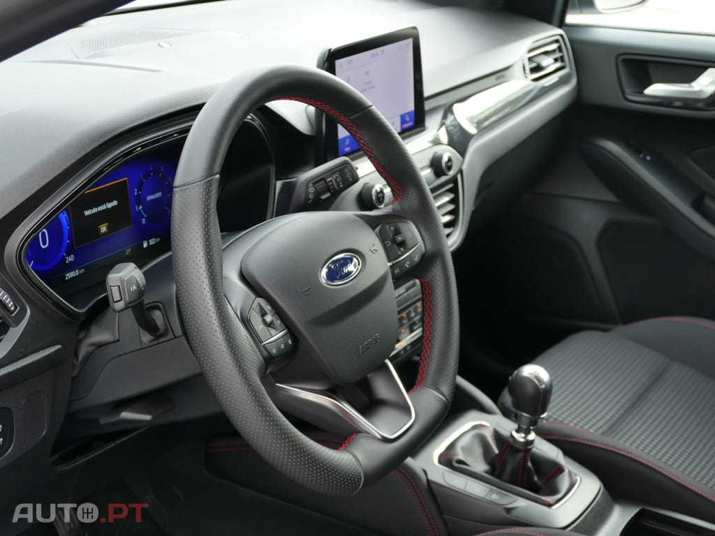 Ford Focus 1.0 EcoBoost MHEV ST-Line X