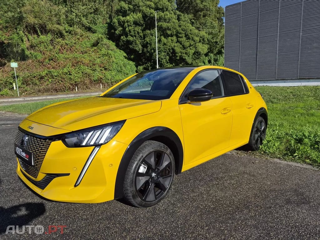 Peugeot E-208 50 kWh GT