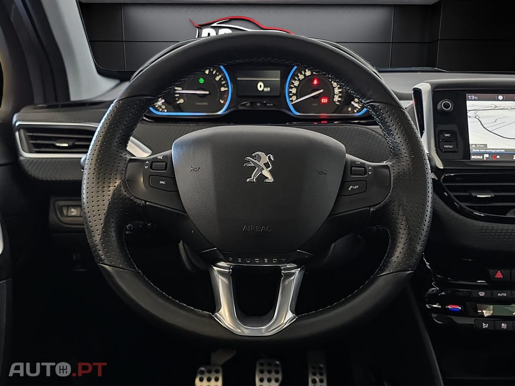 Peugeot 2008 1.2 PureTech Crossway