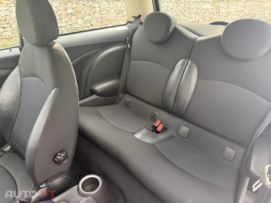 MINI Cooper Cooper D