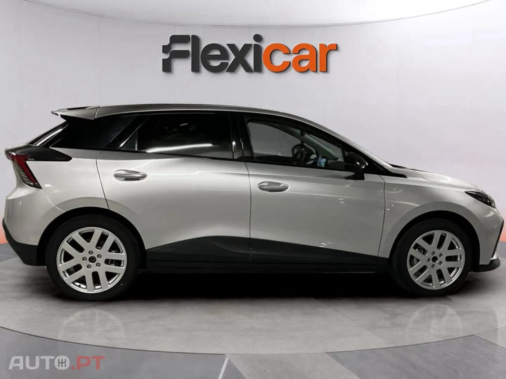 MG MG4 64 kWh Luxury