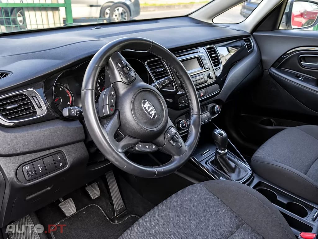 Kia Carens 1.7 CRDi ISG TX 7DCT