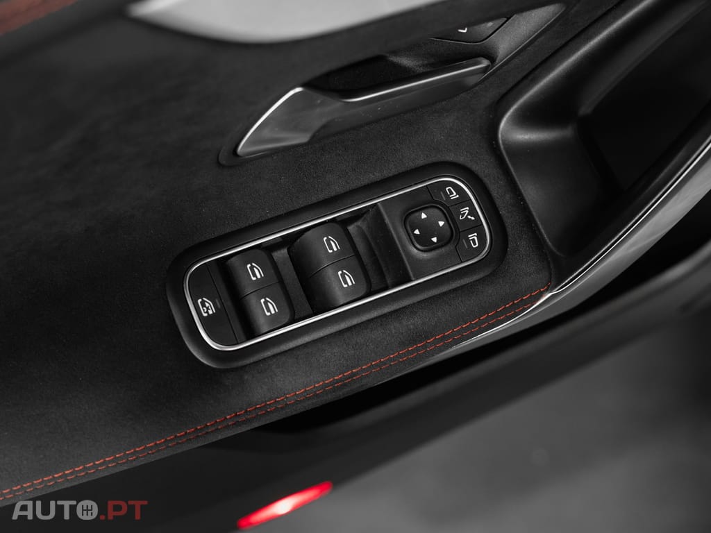 Mercedes-Benz CLA 250 e Shooting Brake AMG Line