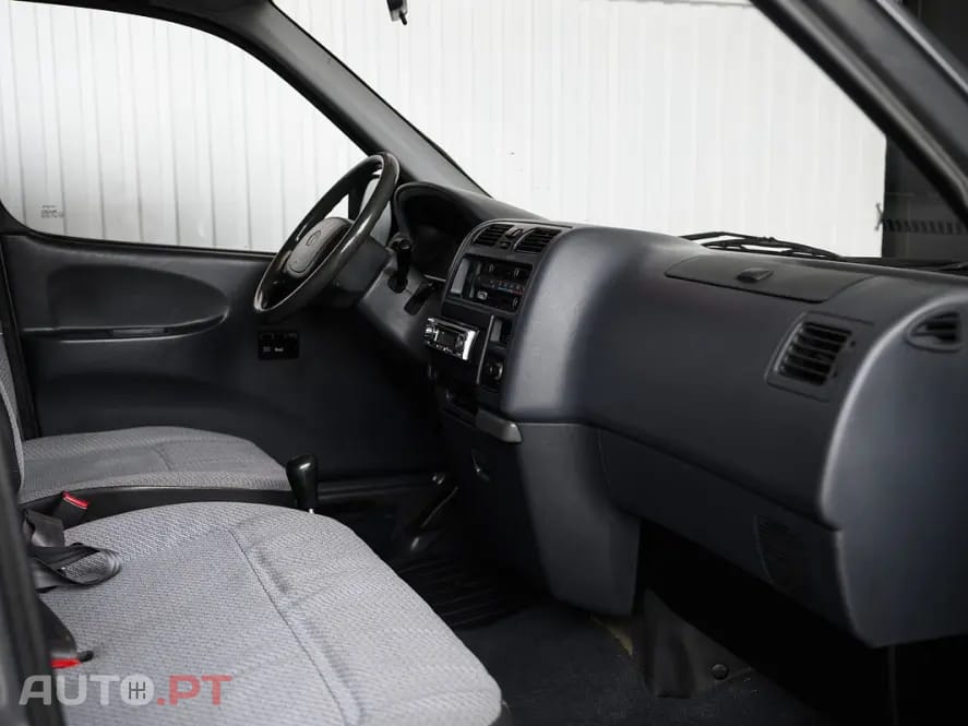 Toyota HiAce 2.4 D LXH12LG