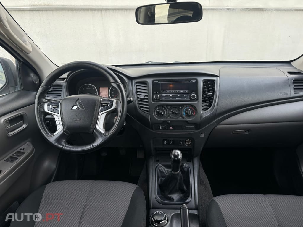 Mitsubishi L200 2.4 DI-D CD Campera 4WD
