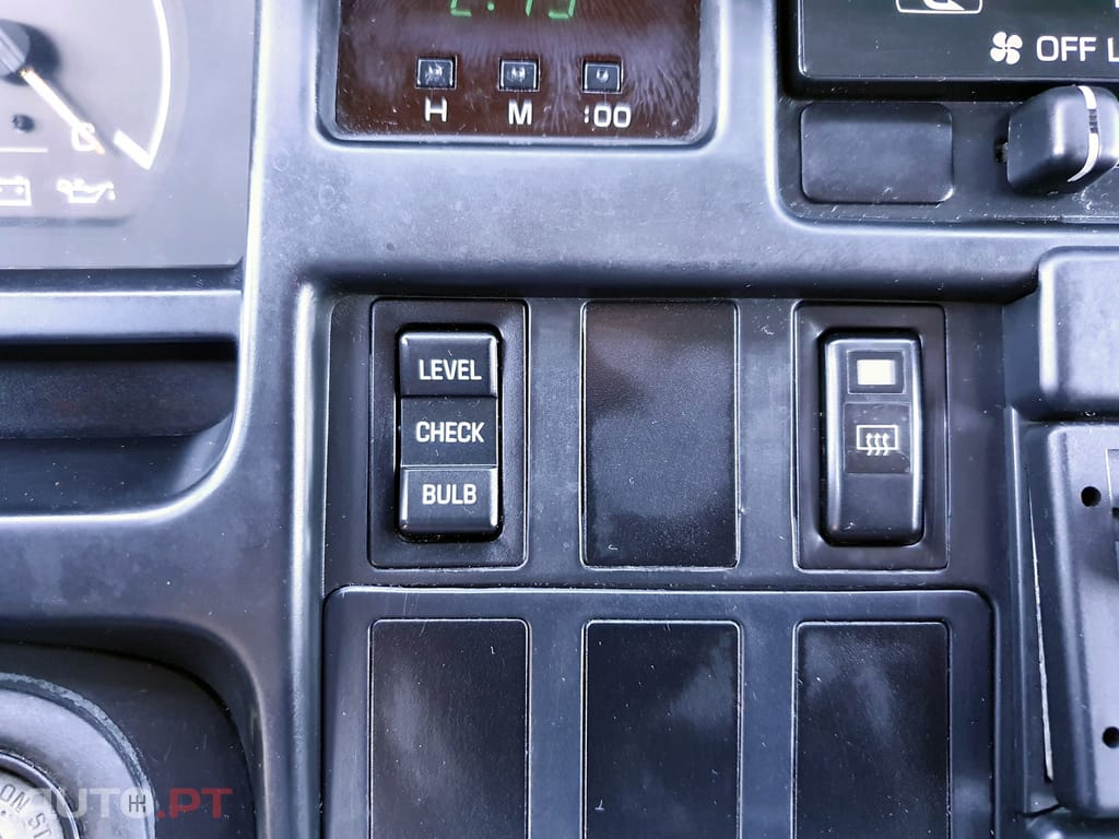 Toyota HiAce 2.4 D LH102L