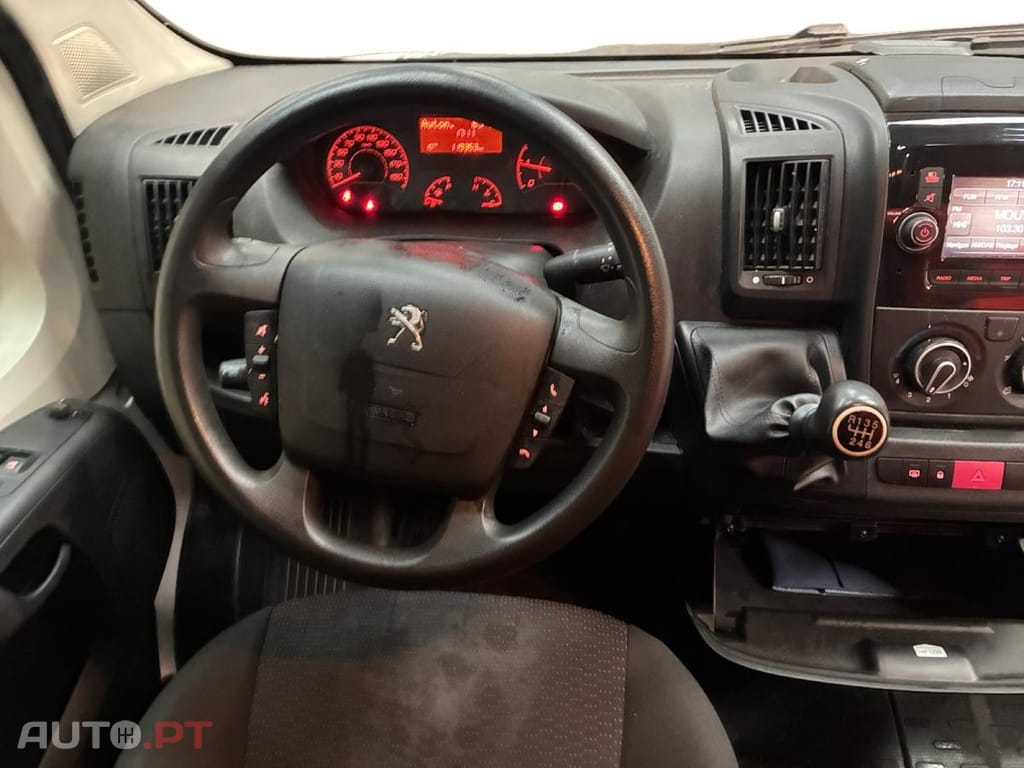 Peugeot Boxer 2.2 BlueHDi 335 L3H2 Premium