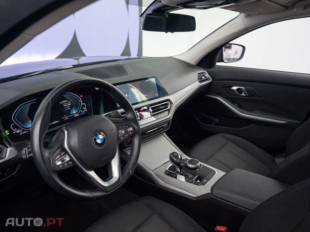 BMW 330 e Auto