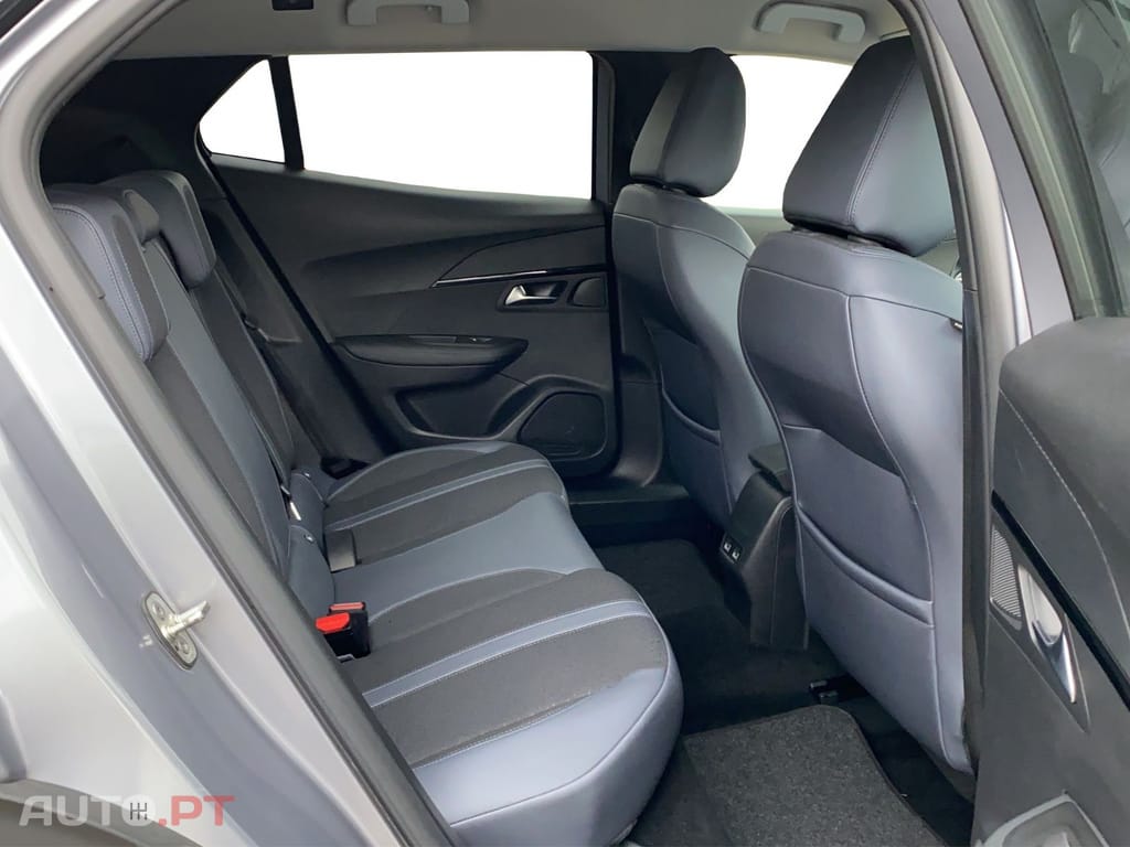 Peugeot 2008 1.5 BlueHDi Allure EAT8