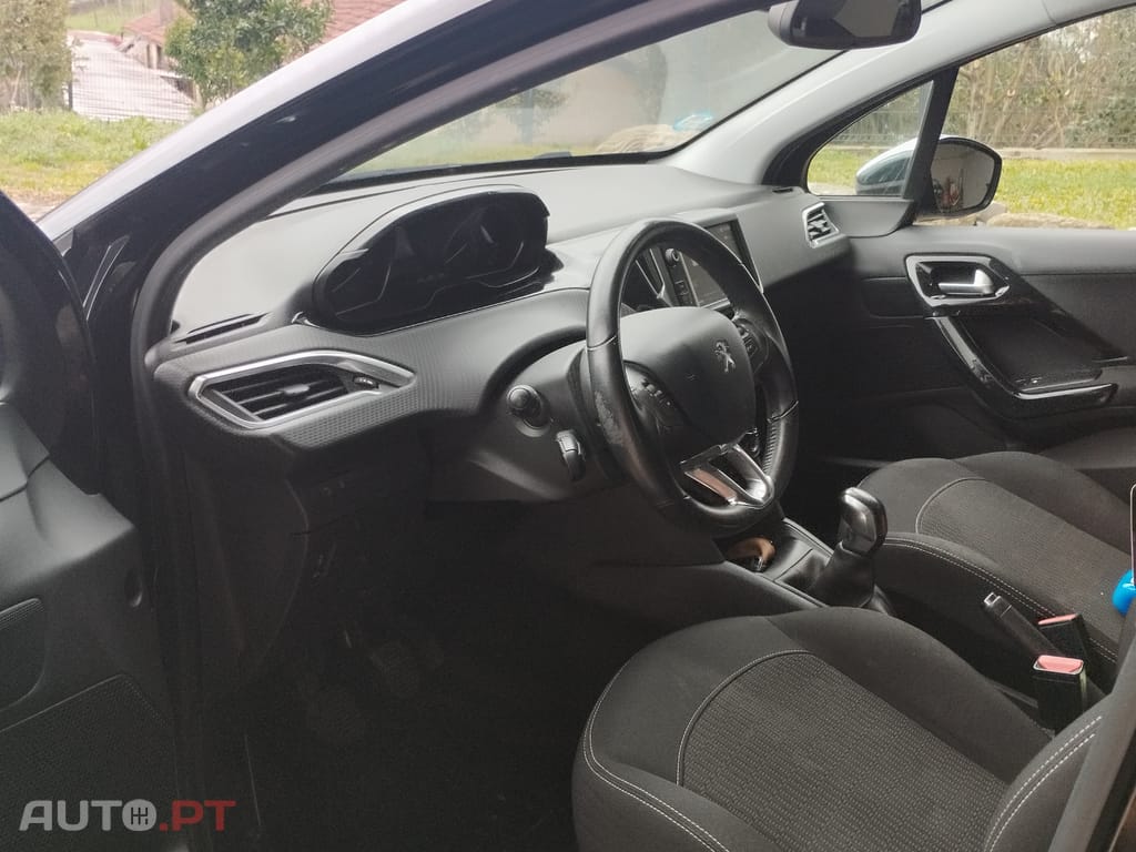 Peugeot 2008 1.2 puretech style