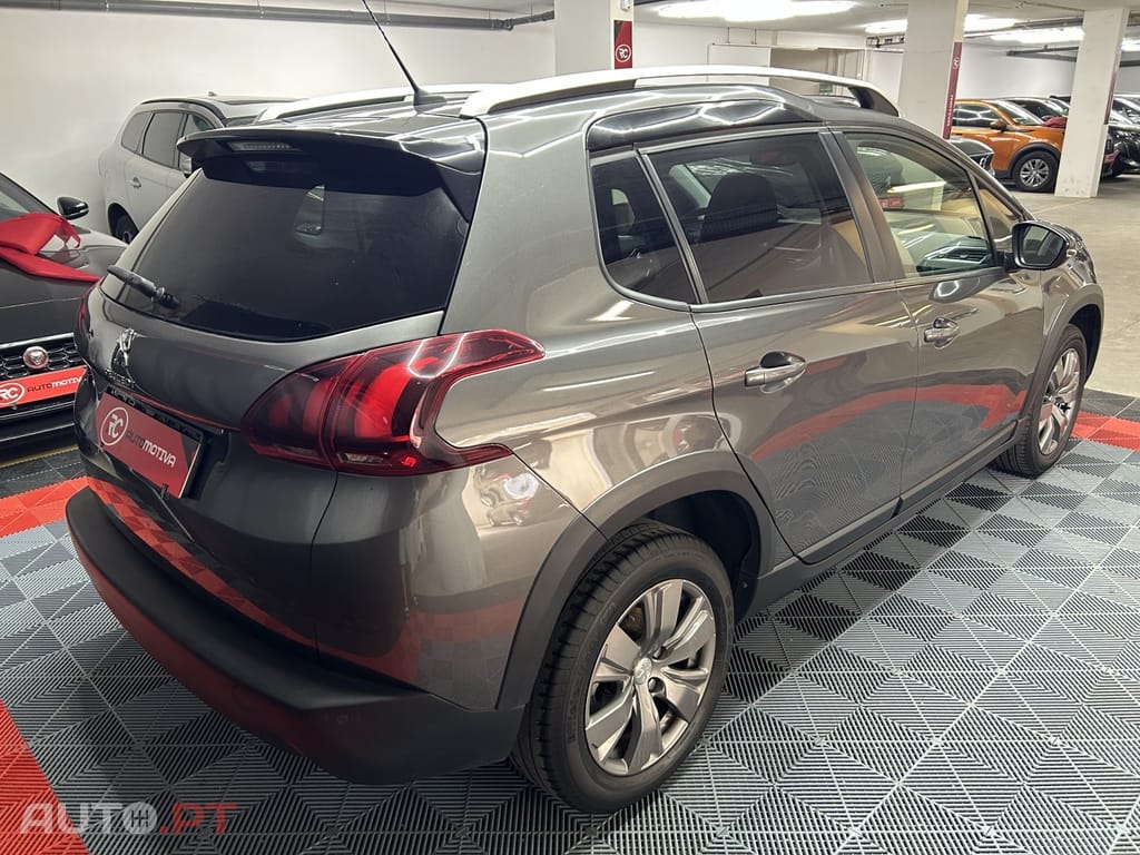 Peugeot 2008 1.2 PureTech Style