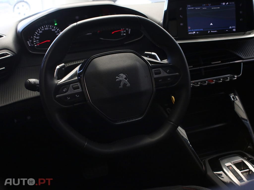 Peugeot 208 PureTech 100 EAT8 Active