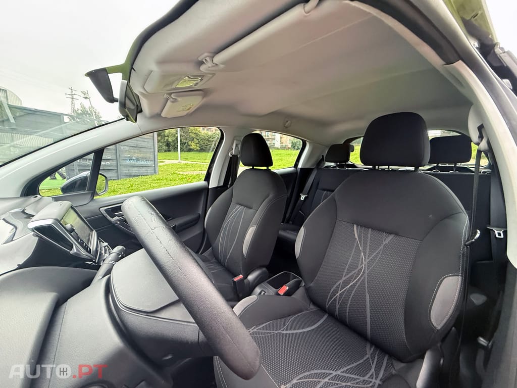 Peugeot 208 1.2 Pure tech