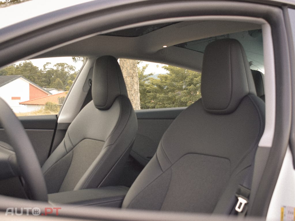 Tesla Model 3 Standard Range RWD