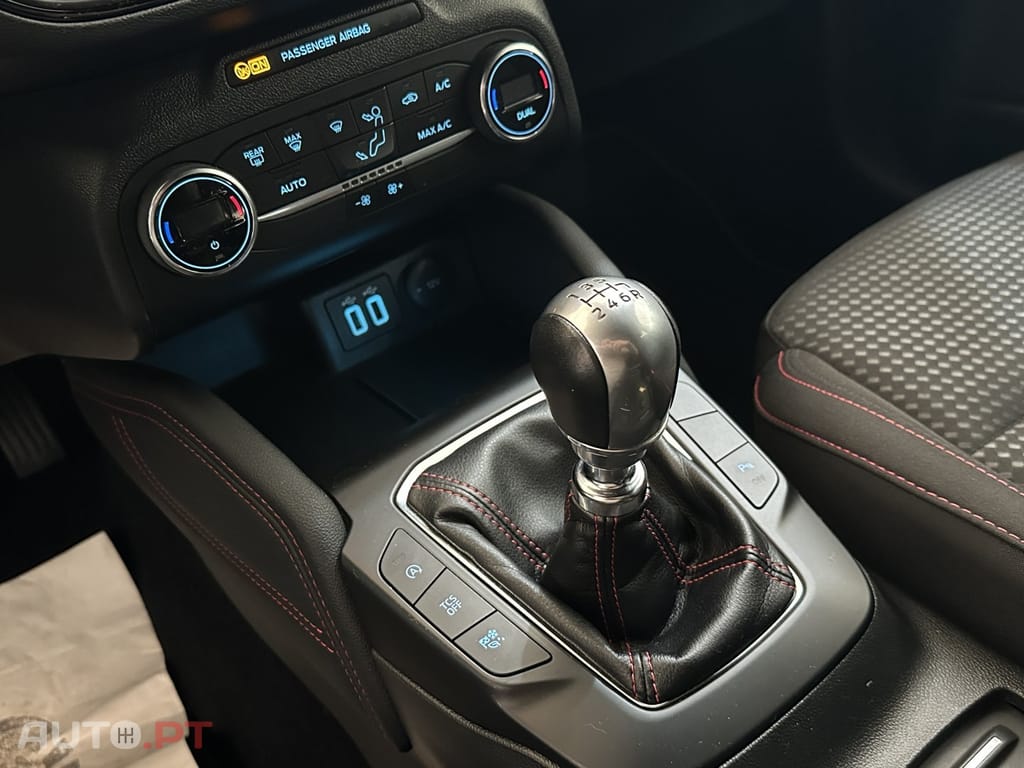 Ford Focus 1.0 EcoBoost MHEV ST-Line