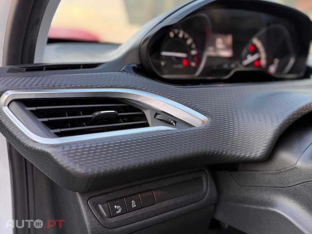 Peugeot 2008 1.2 PureTech Active