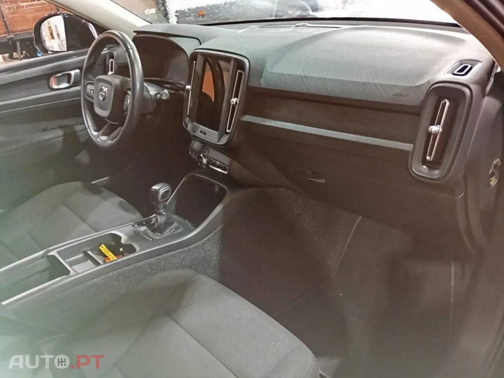 Volvo XC40 1.5 T2 Momentum