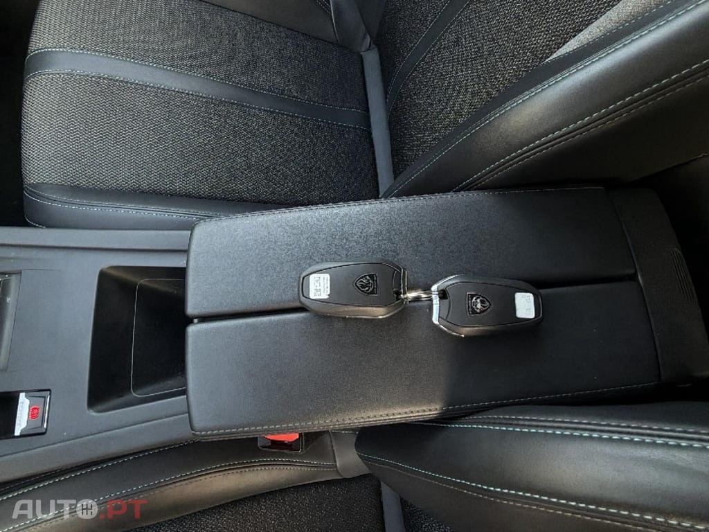 Peugeot 308 1.6 Hybrid Allure Pack e-EAT8