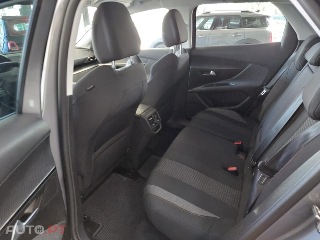 Peugeot 3008 1.5 BlueHDi Active