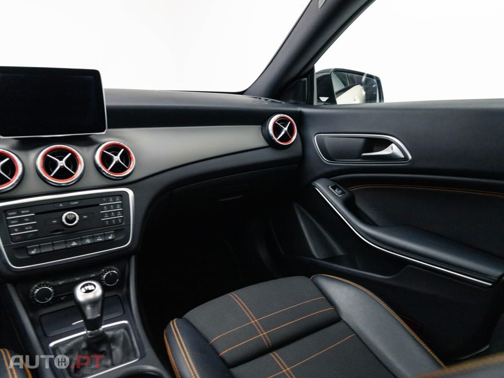 Mercedes-Benz CLA 200 (CDI) d Orange Art Edition