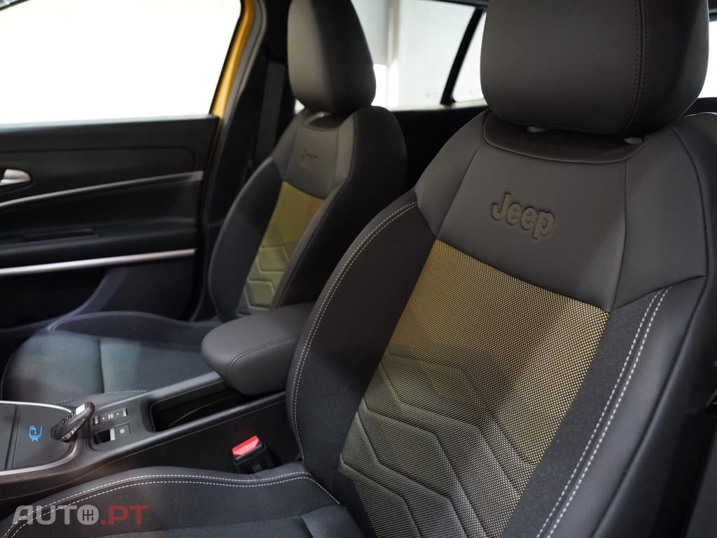Jeep Avenger 54 kWh Summit