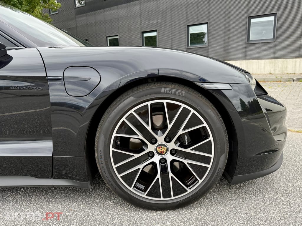 Porsche Taycan bateria Performance Plus