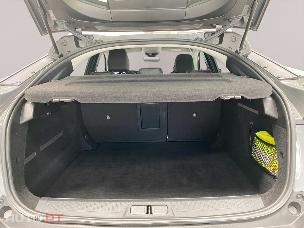 Peugeot 408 1.2 PureTech Allure EAT8