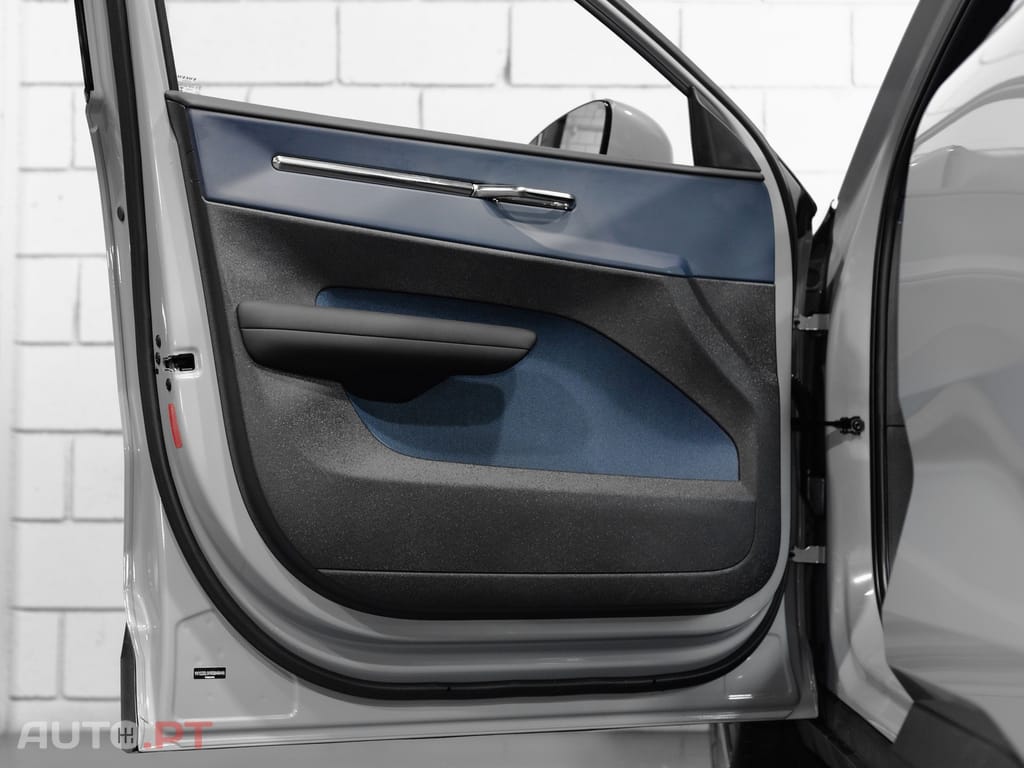 Volvo EX30 69 kWh Single Motor Extended Range Core