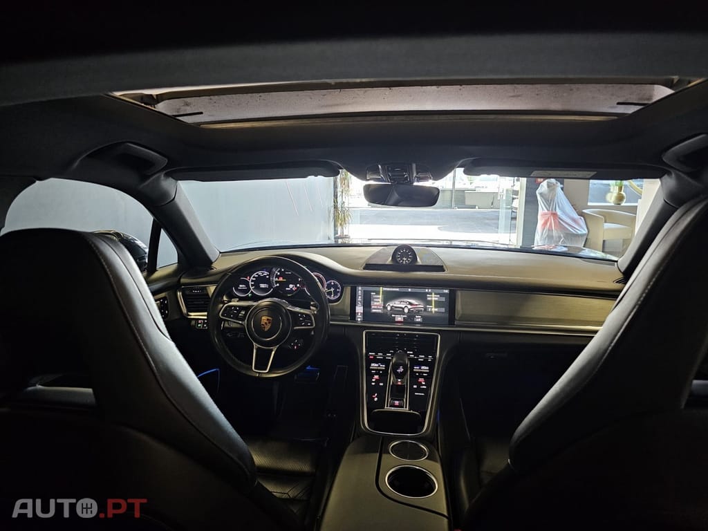 Porsche Panamera 4 E-Hybrid